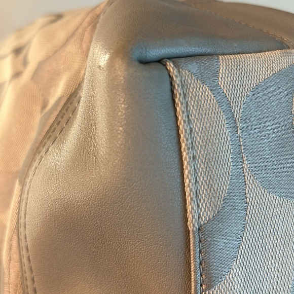 EUC Coach Crossbody bag - Picture 7 of 10